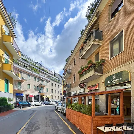 The Golden Floor - New Bright * Milán